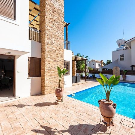 Villa Iris By Ezoria Villas Айя-Напа Екстер'єр фото