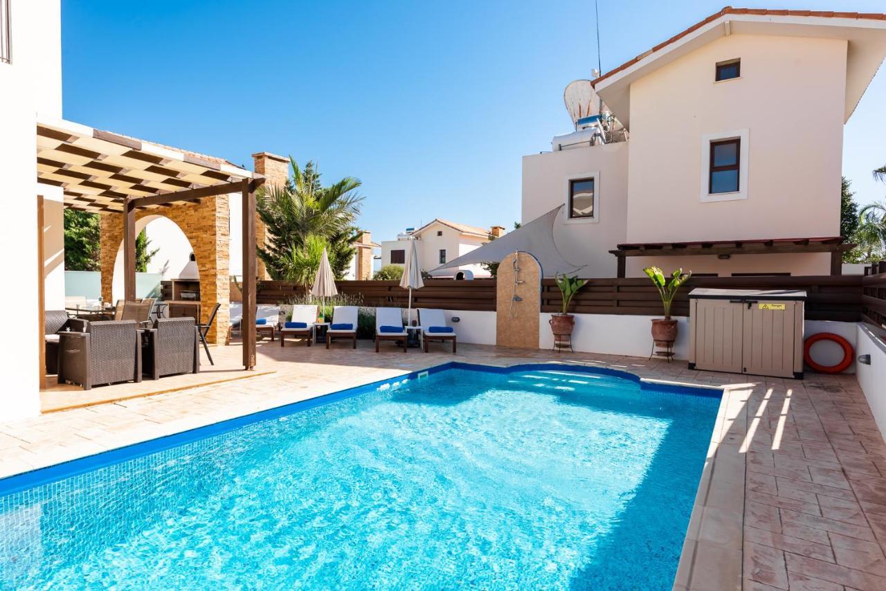 Villa Iris By Ezoria Villas Айя-Напа Екстер'єр фото
